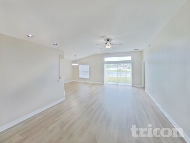 Foto del edificio - 945 Ridge Haven Dr