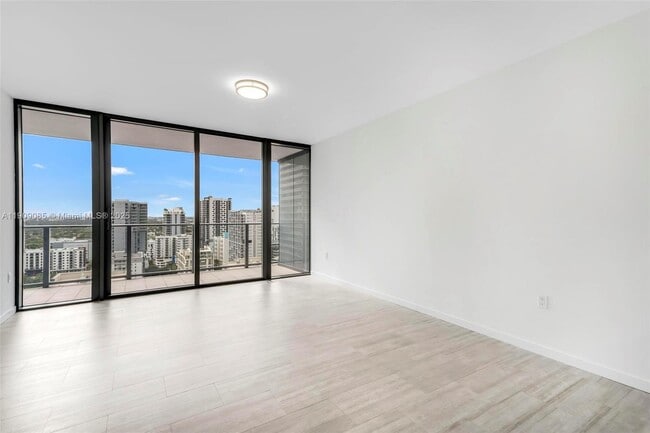 Building Photo - 1000 Brickell Plaza