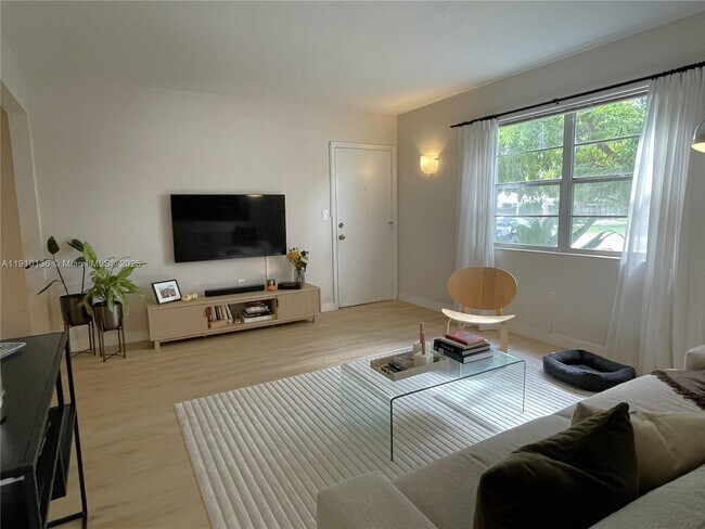 Foto del edificio - 5545 SW 80th St