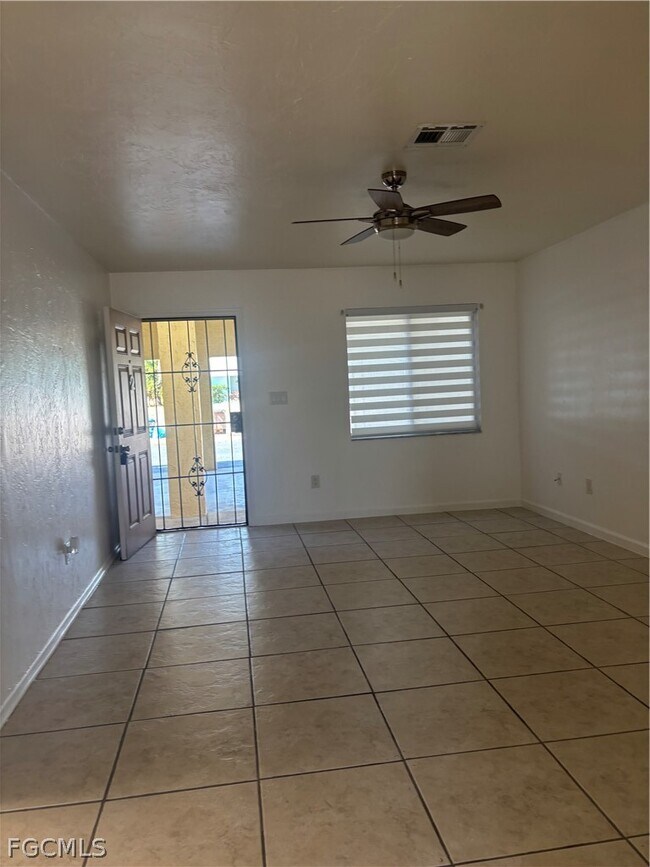 Building Photo - 1219 SE 23rd Pl