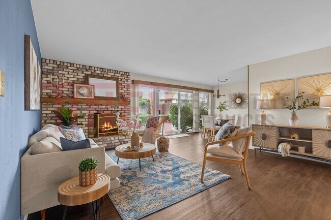 Foto del edificio - Amazing 3 bedroom, 2 bathroom home with lo...