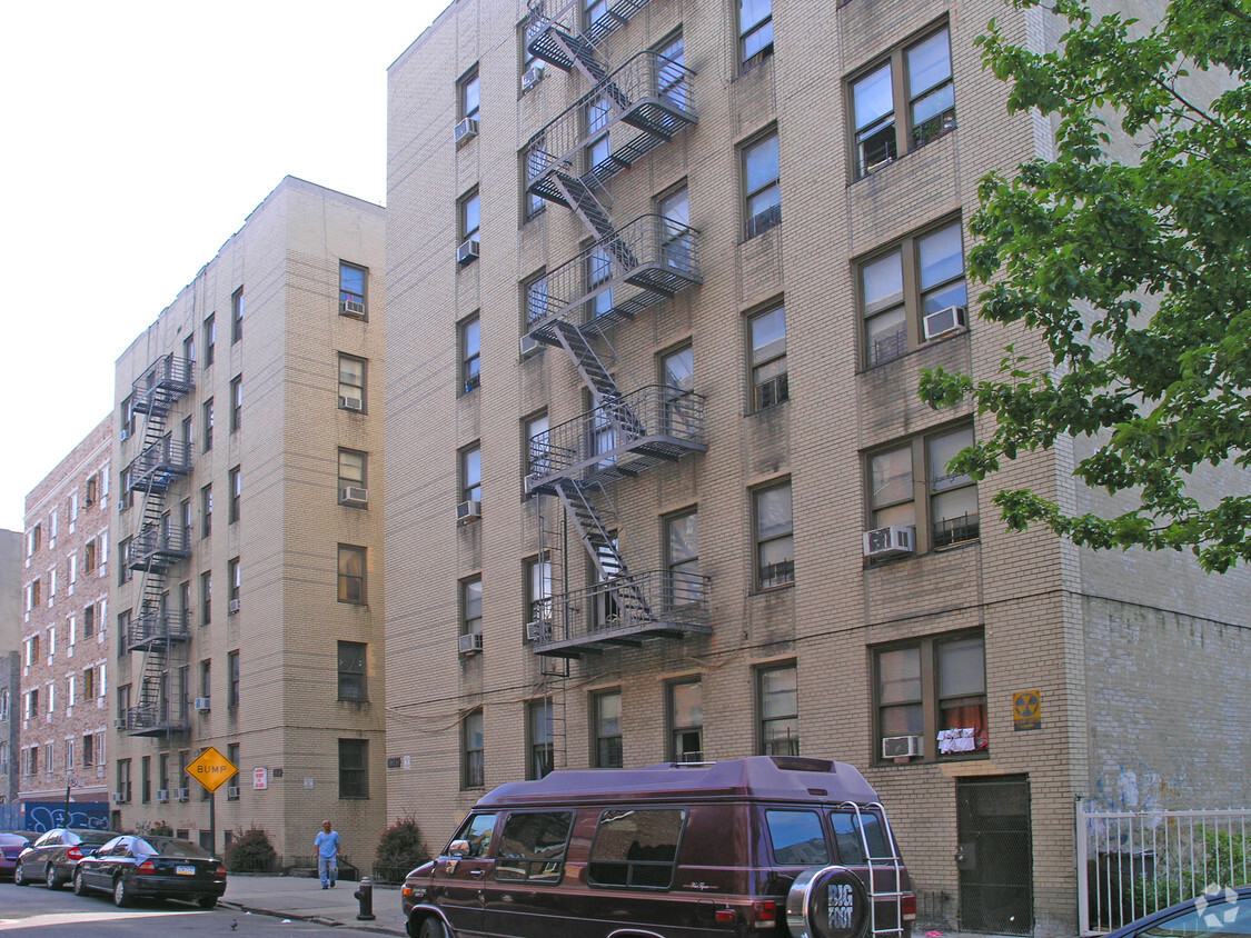 2345 Tiebout Ave, Bronx, NY 10458 - Apartments in Bronx, NY ...