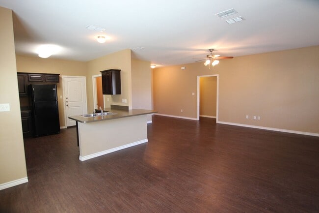 Building Photo - Gorgeous 4 Bedroom Home in The Ranch Subdivision- Flint! Coming Soon!