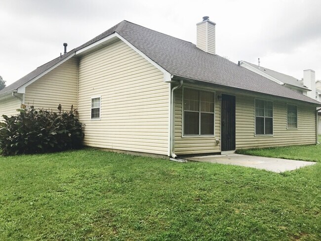 Building Photo - 2899 Stone Creek Dr