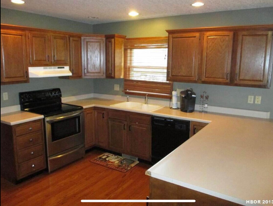 Building Photo - 804 Hunters Creek Dr