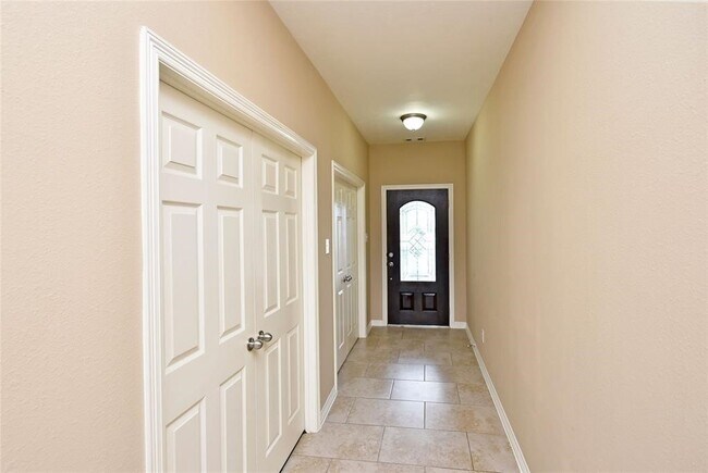 Building Photo - 4050 Calaway Oaks Ln