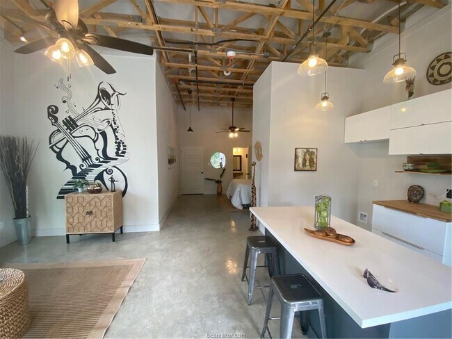 Foto del edificio - 305 W 27th St