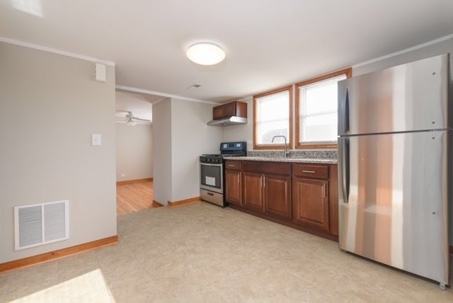 Building Photo - 5240 S Parkside Ave