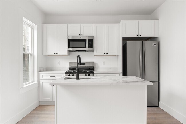 Foto del edificio - 467 E 3rd St