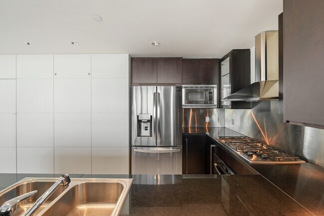 Photo du bâtiment - 1408 Strathmore Mews