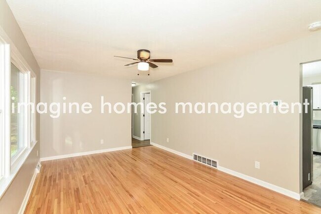 Foto del edificio - Charming 3 Bedroom Duplex in Maple Grove