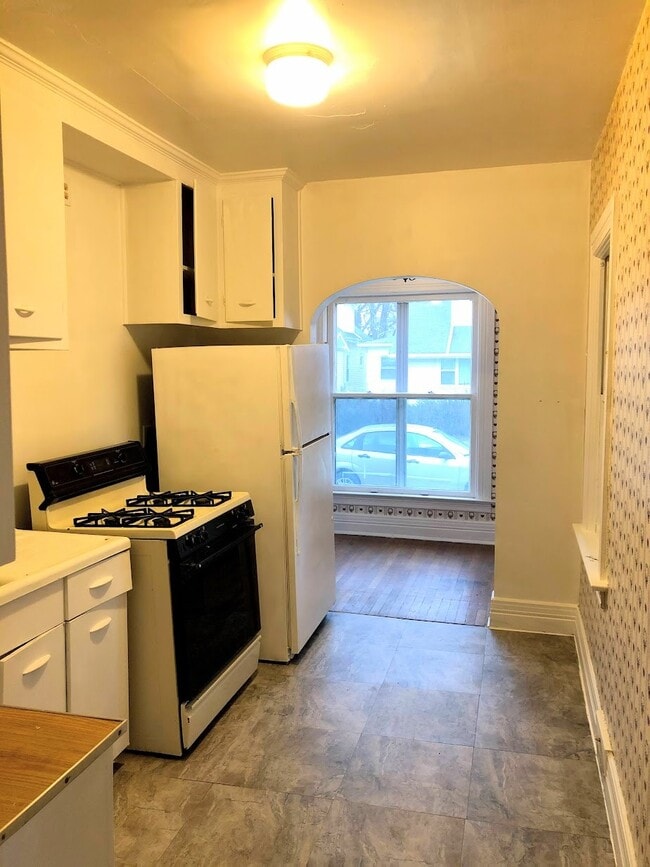 Building Photo - 1977 Prospect Ave