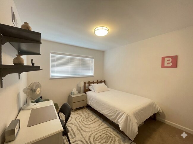 Foto del edificio - 1351 Oakwood Ct