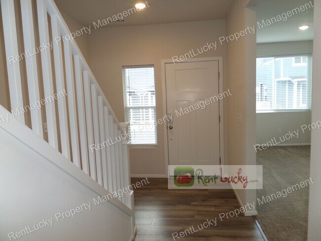 Foto del edificio - Fantastic 3-Bedroom + Den + Bonus Room Home with A/C in Milton!