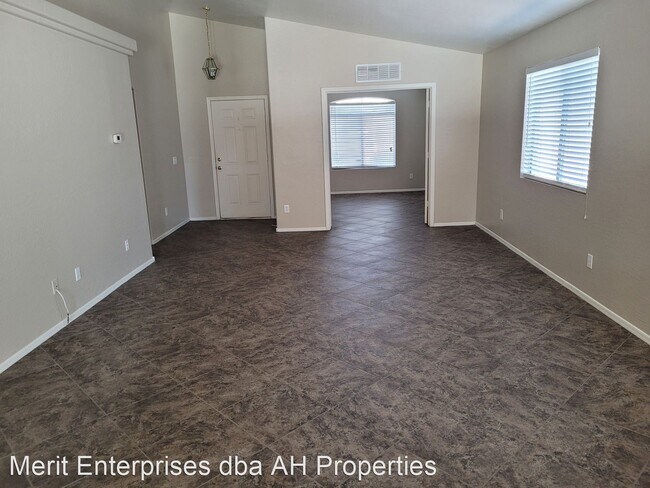Foto del edificio - 3 br, 2 bath House - 10933 W MINNEZONA AVE