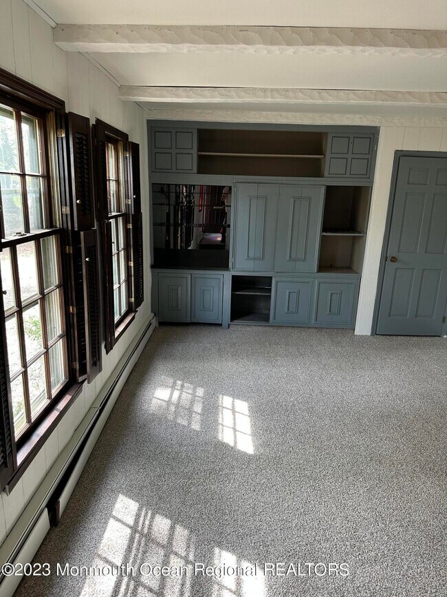 Foto del edificio - 573 Monmouth Pl