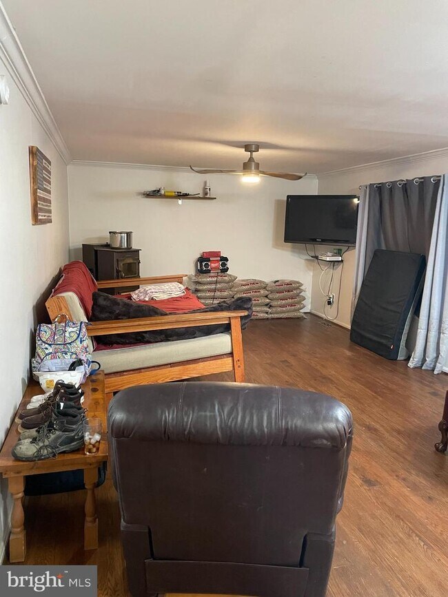 911 E A St, Brunswick, MD 21716 House Rental in Brunswick, MD