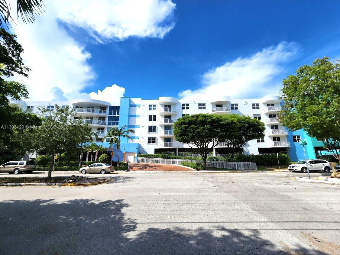 1555 N Treasure Dr Unit 212, North Bay Village, FL 33141 Condo for