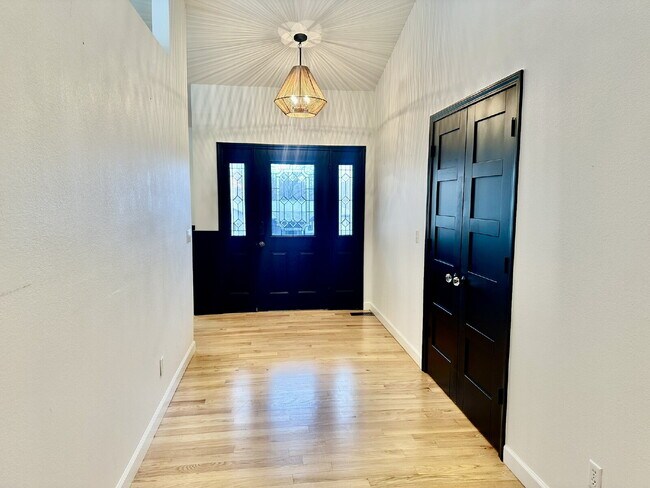 Foto del edificio - 4 Lois Ln