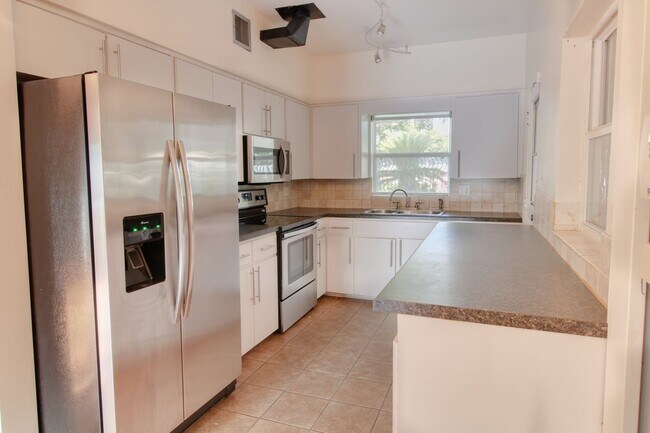 Building Photo - 3244 Inverness Court - Available February ...