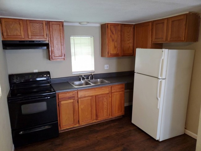 Building Photo - 608 Lester Road Unit 1