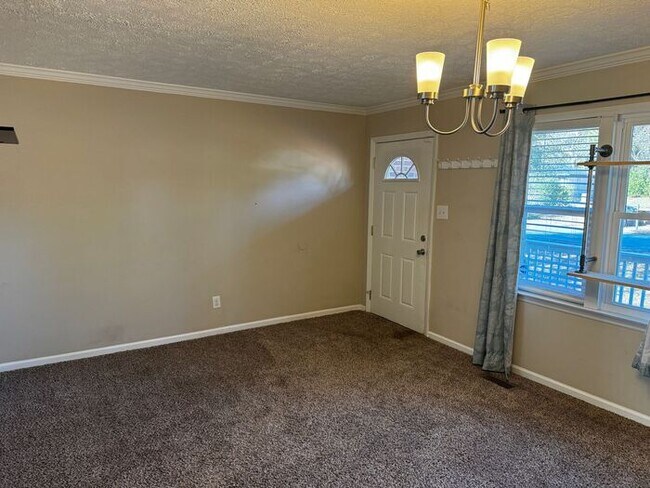 Foto del edificio - 3 bedroom 2 bath ranch in Fayetteville