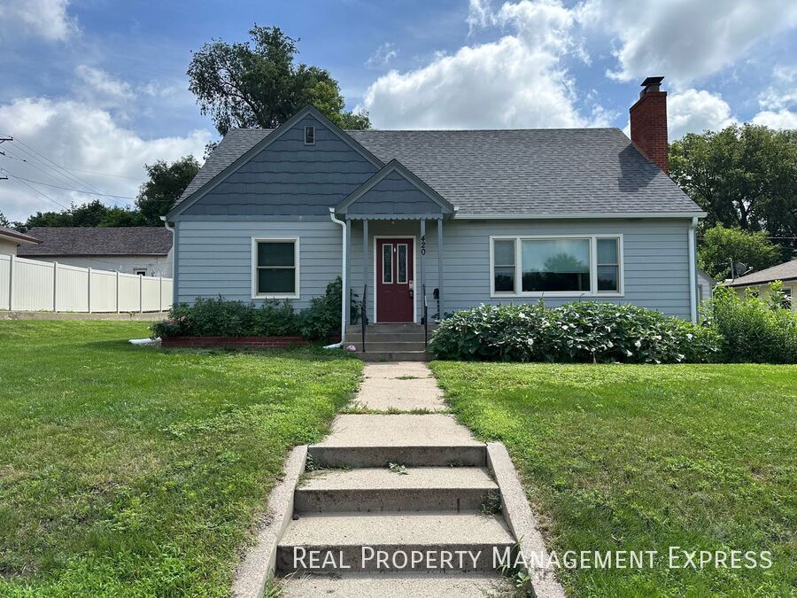 Foto principal - Cozy 4 Bedroom 3 Bathroom Home