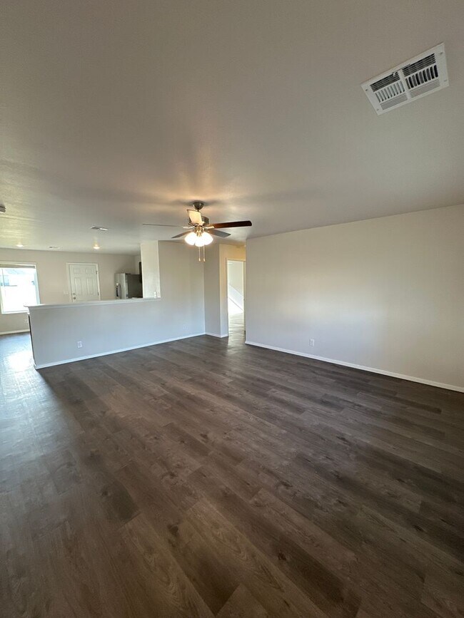 Foto del edificio - *March Rent FREE! Brand-New 4BR | 2BA Home in Broken Arrow