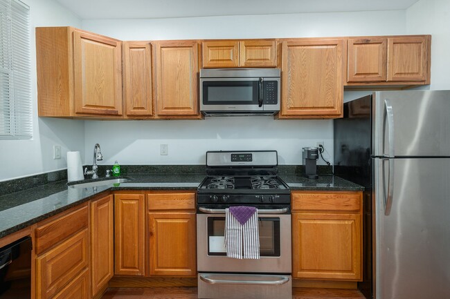 Foto del edificio - Beautiful 2 Bedroom in Baltimore, Fully Fu...