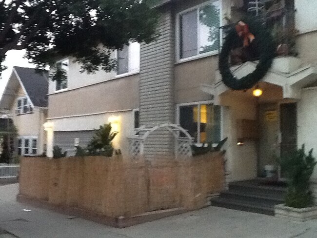 Edificio exterior - 311 N Westlake Ave