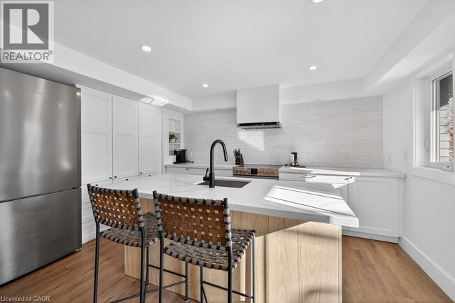 Building Photo - 1326 Butter Rd W