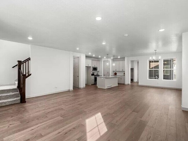 Foto del edificio - Stunning Twin Home In Excellent Location!