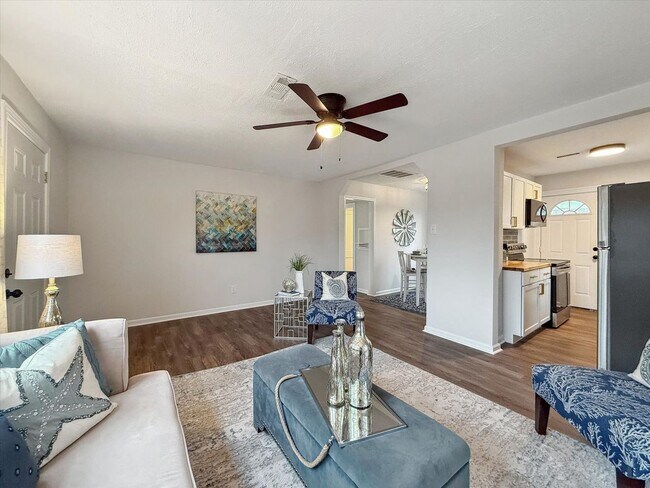 Foto del edificio - Renovated home in Heart of Hampton Roads
