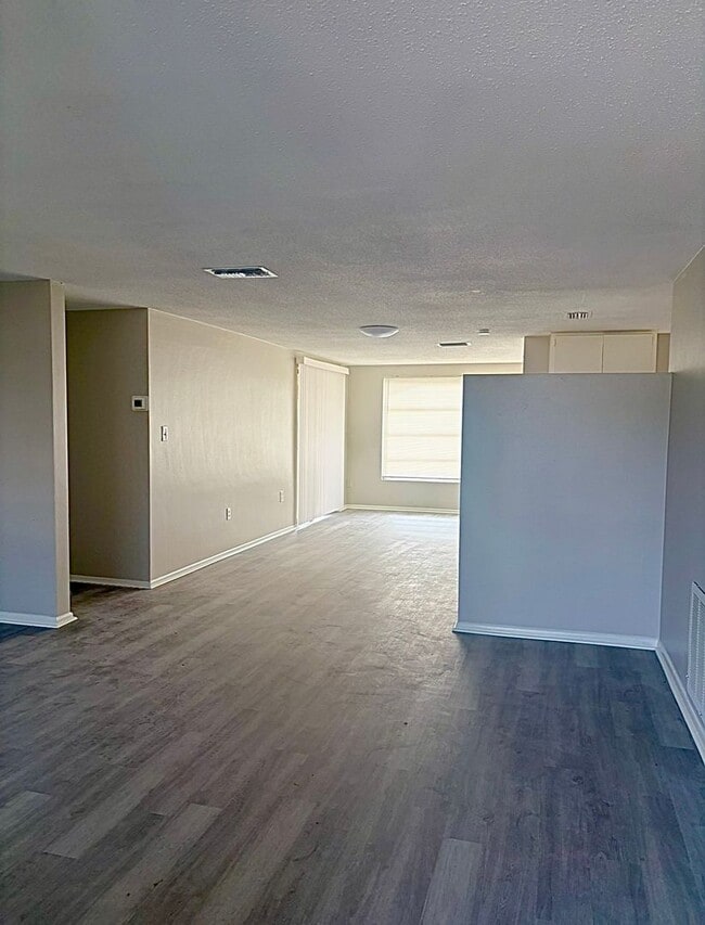 Foto del edificio - 7936 Pineapple Ln