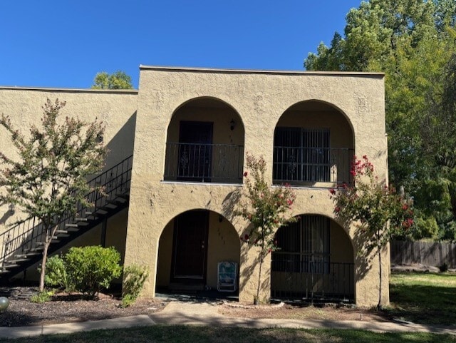 Building Photo - 3897 Golf Dr