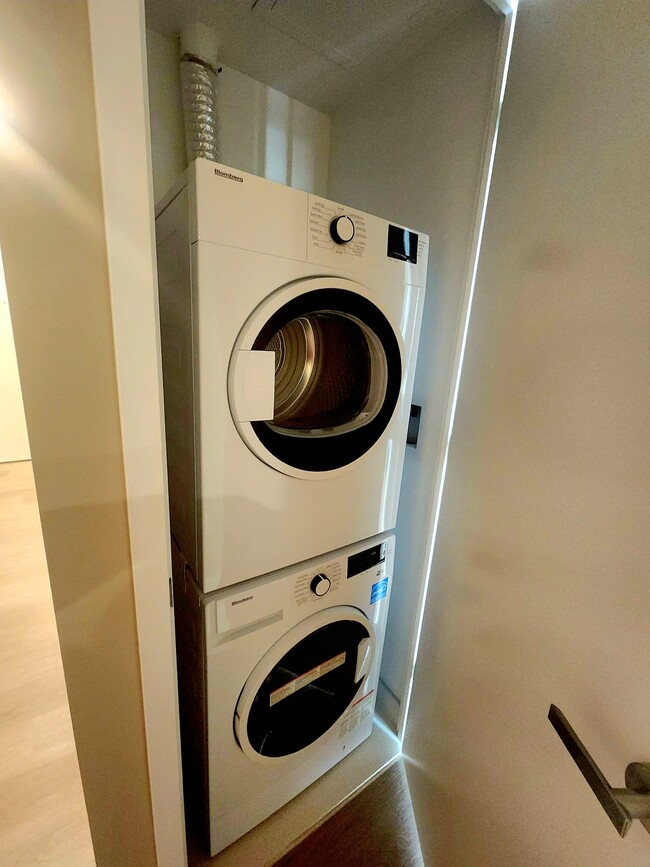 laundry - 3883 Quartz Rd