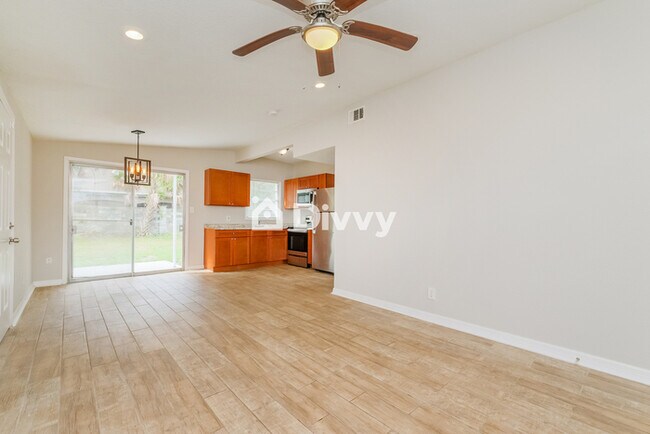 Foto del edificio - 8305 Croton Ave, Tampa, FL 33619