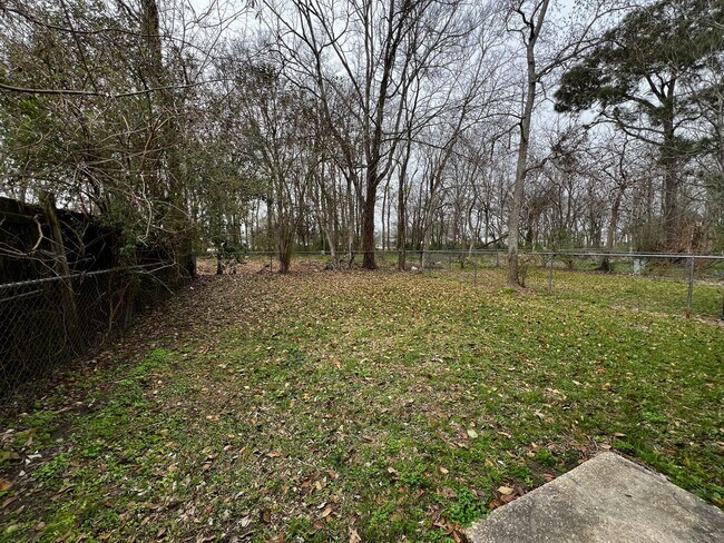 Building Photo - 405 Knollwood Cir