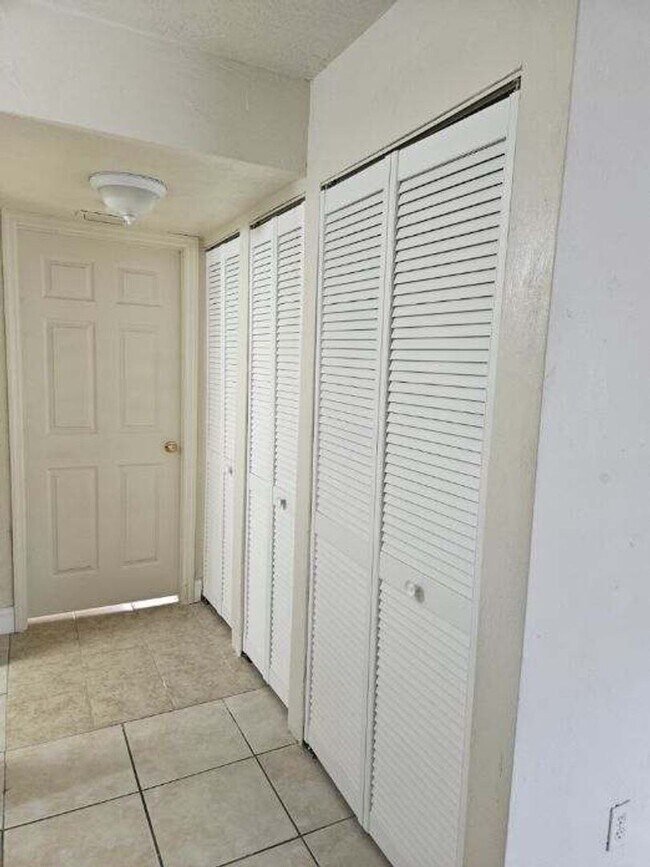 Photo - 1 BEDROOM 1 BATH NEWLY RENOVATED CONDO