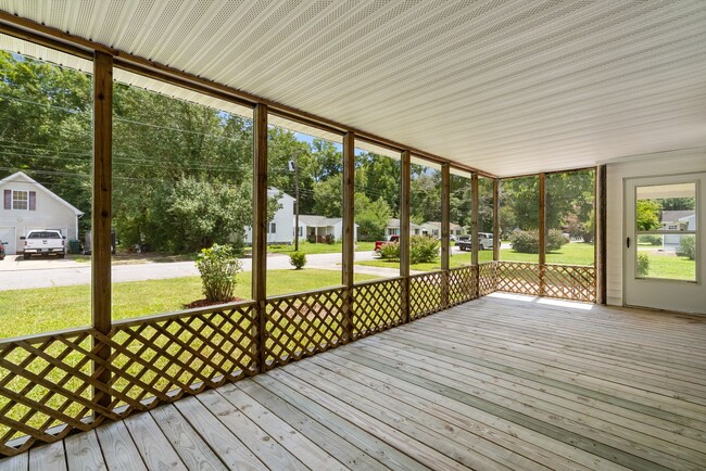 Building Photo - 113 Palmyra Dr