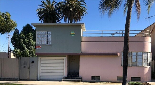Building Photo - 2560 Cedar Ave