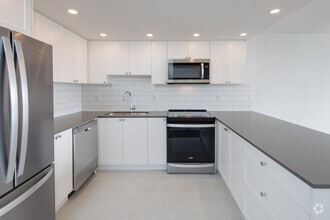 Interior Photo - 1255 Pendrell Street