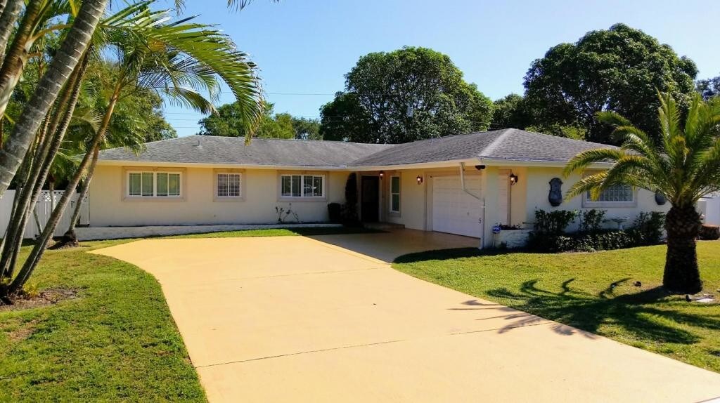 Primary Photo - 12835 Indian Rocks Rd