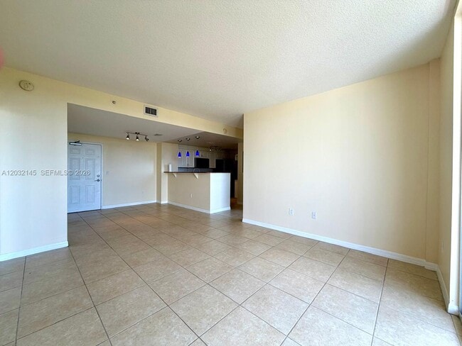 Building Photo - 215 SW 42nd Ave