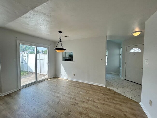 Building Photo - Welcome to Your New Home in Virginia Beach...