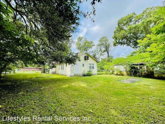 Foto del edificio - 3 br, 1 bath House - 2913 W. 10th