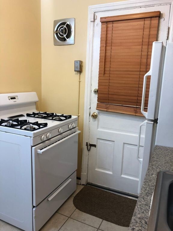 Building Photo - 6911 24th Ave