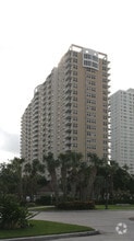 Building Photo - Isola