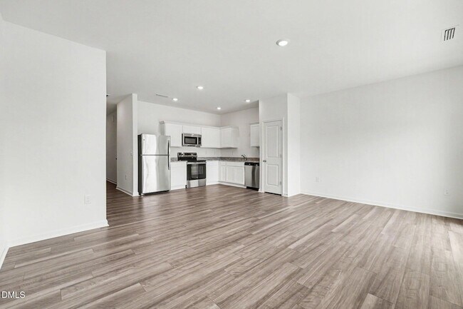 Building Photo - 131 S Meyers Ct