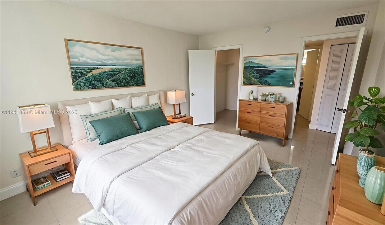 Foto principal - 9143 SW 77th Ave